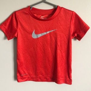 Nike tee toddler boys size 2T